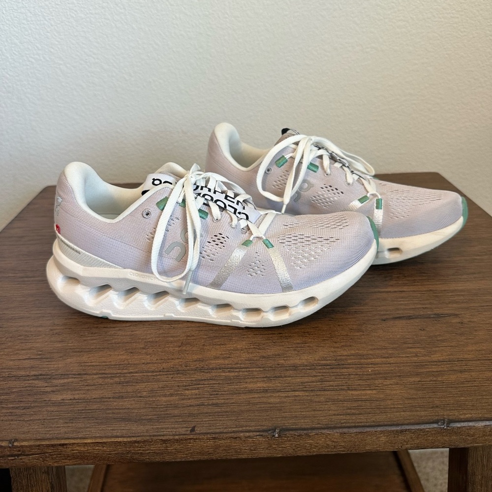 On Cloud Surfer Size 8 White with Teel Accents